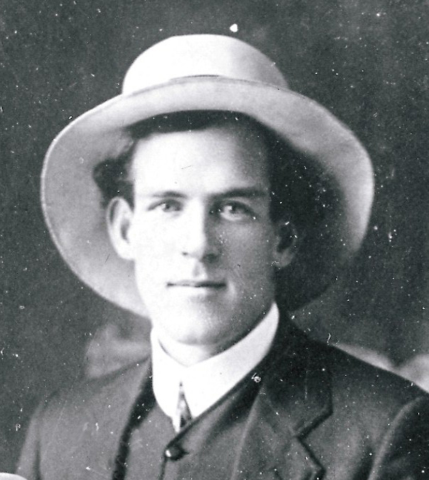 Photo of photos/William McLennan Jnr bn 1878 potrait